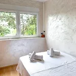 Nikki's * بودغوريتْسا