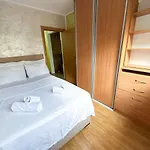 Nikki's * بودغوريتْسا